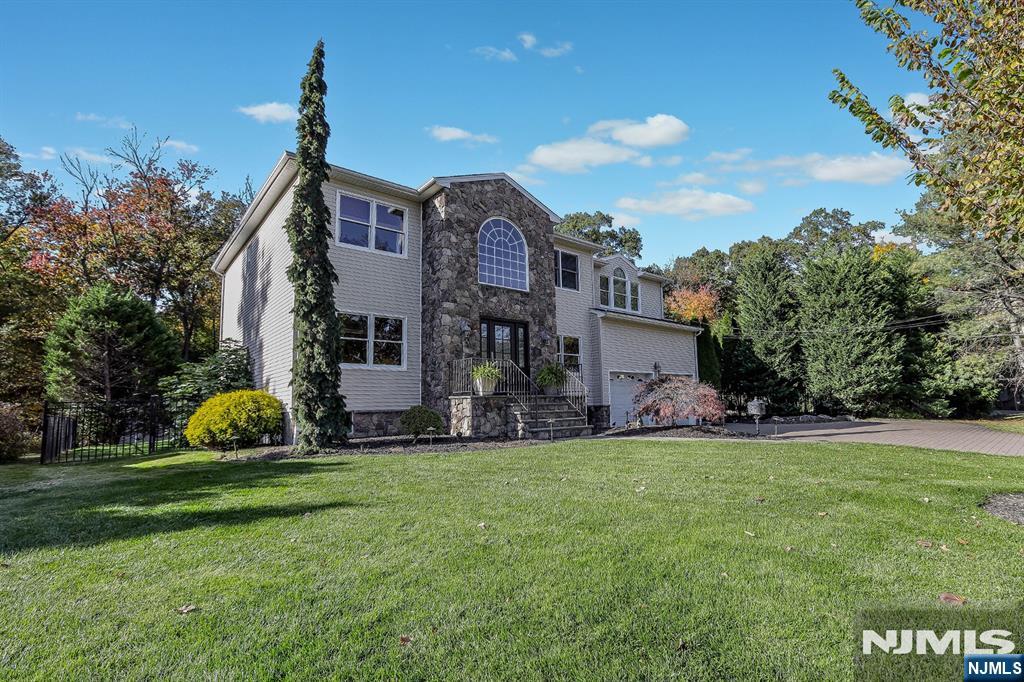 18 Clauss Avenue