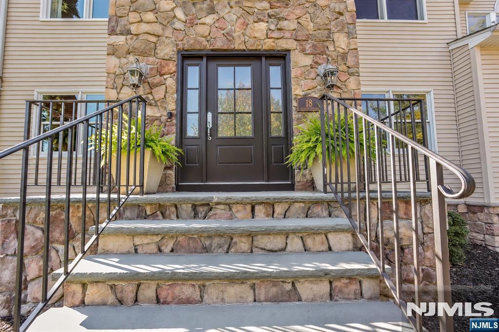18 Clauss Avenue