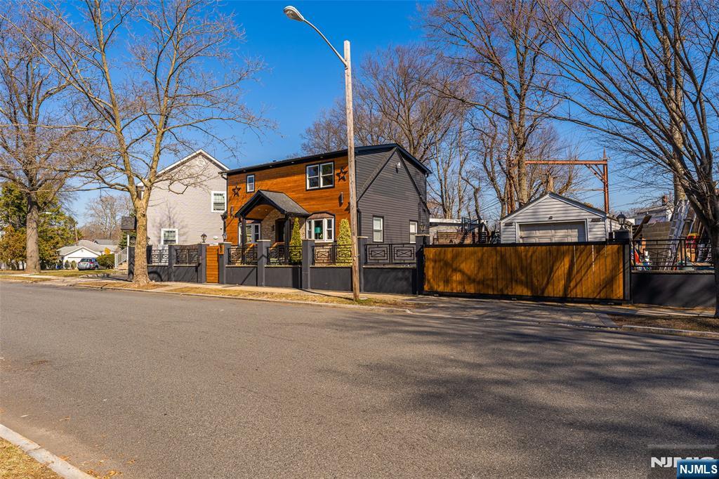 6 Lafayette Avenue