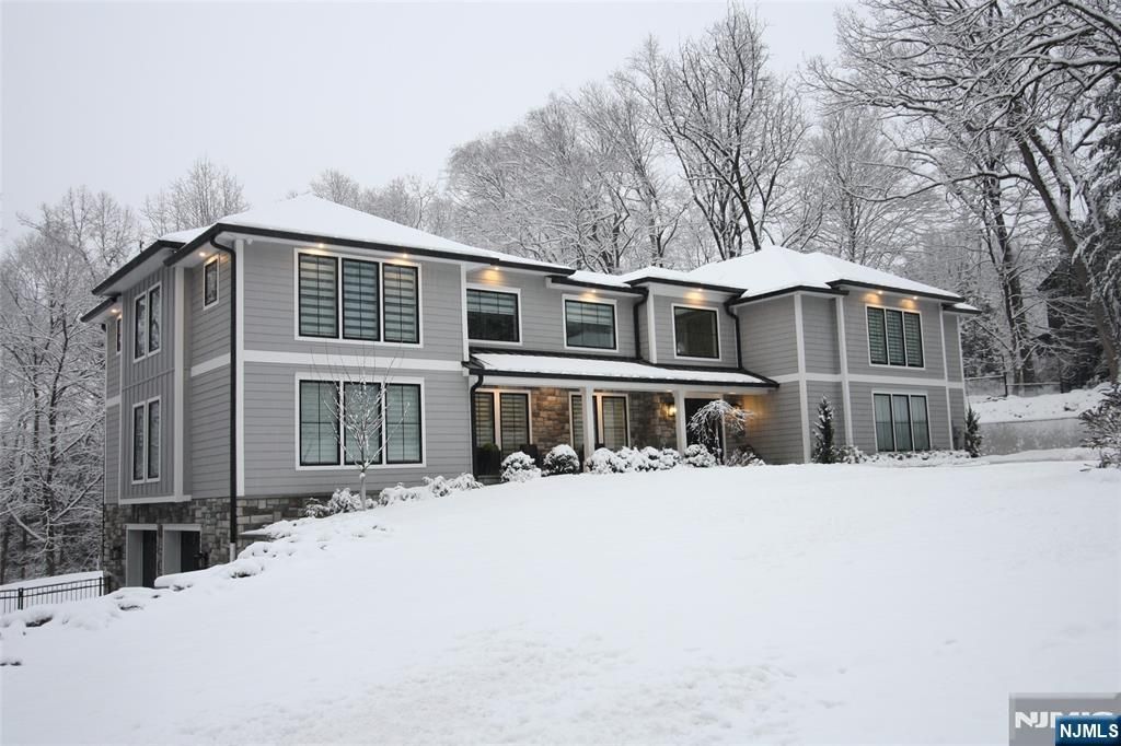 Photo of 315 Freemans Lane, Franklin Lakes, NJ 07417 (MLS # 26002092)