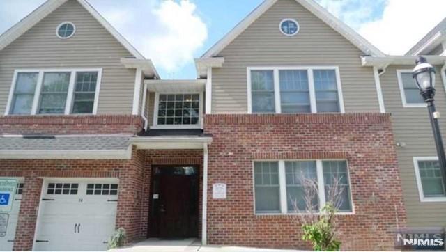 22 Hemlock Ln 22, Tenafly, New Jersey - 2 Bedrooms  
2 Bathrooms  
4 Rooms - 