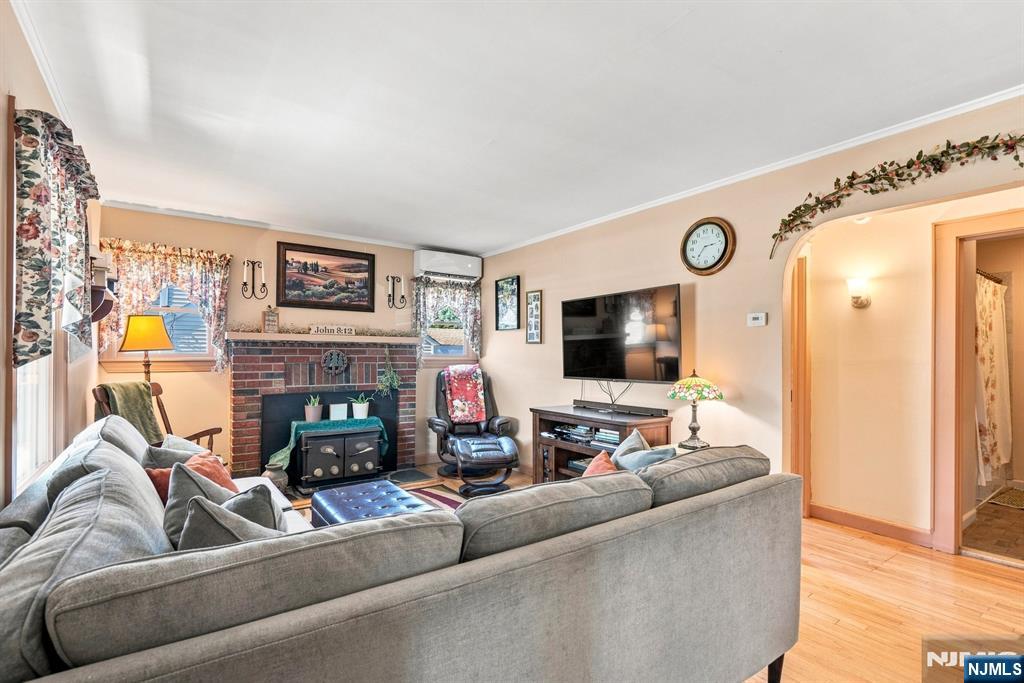 71 Schuyler Avenue