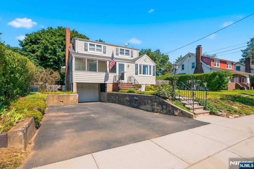 71 Schuyler Avenue