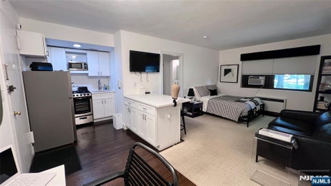 Photo of 420 Park Place #1H, Fort Lee, NJ 07024 (MLS # 26024895)