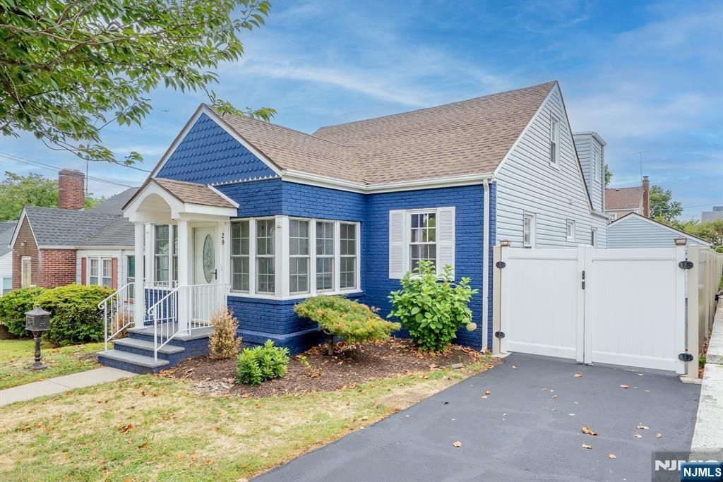 Photo of 29 Sunset Avenue, Belleville, NJ 07109 (MLS # 25033375)