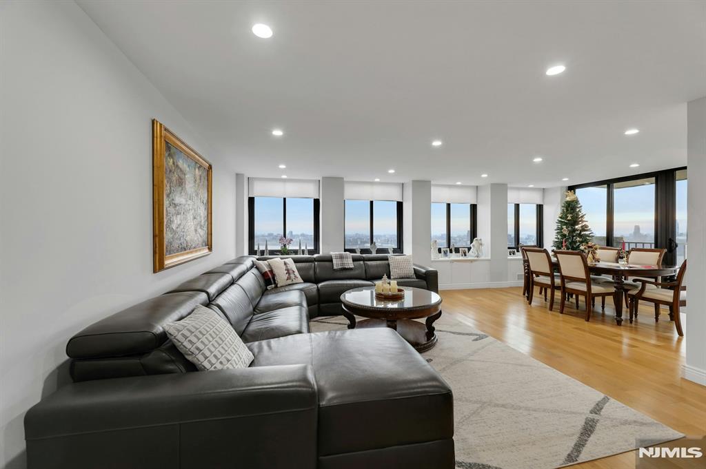 300 Winston Drive C0910