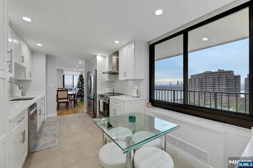 300 Winston Drive C0910