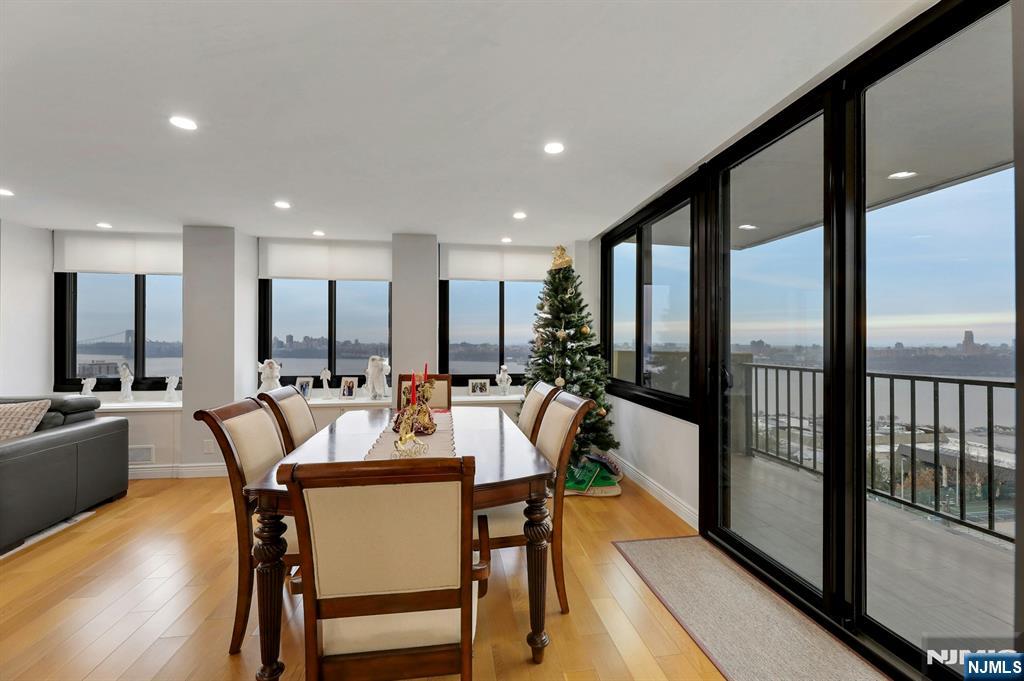 300 Winston Drive C0910