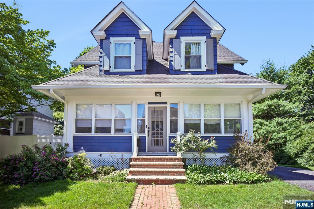 10 Mountain Place