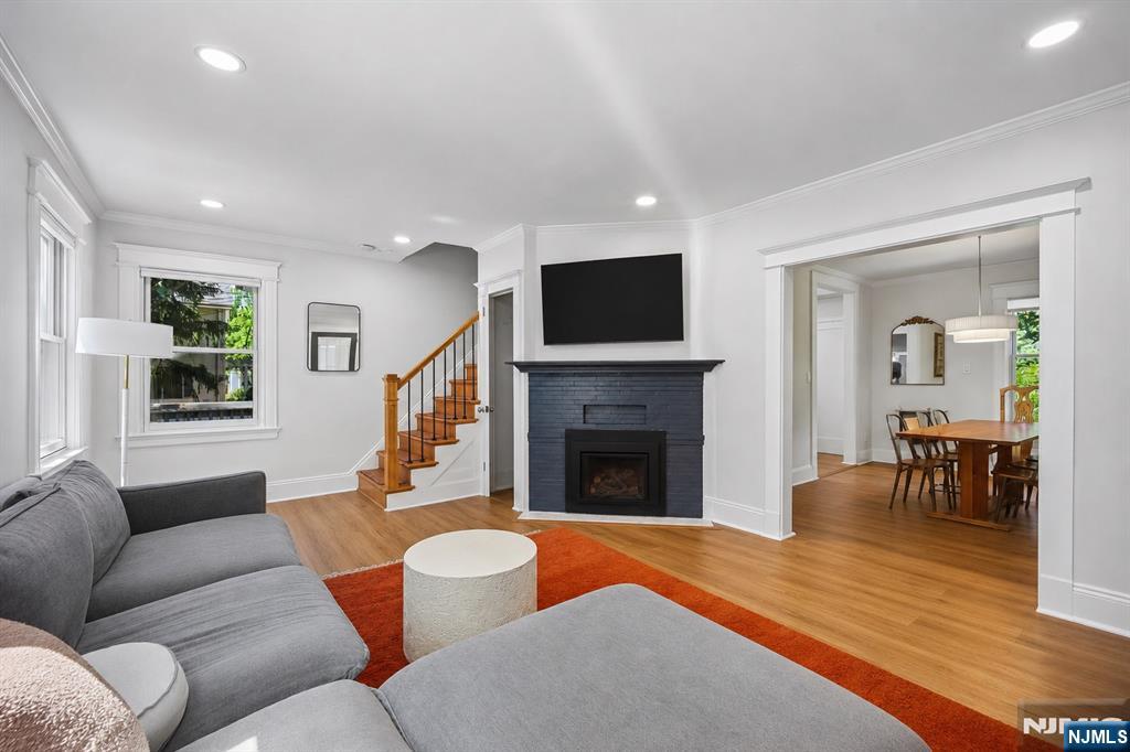 10 Mountain Place