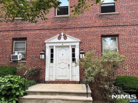 Photo of 418 Main ST #C2, Fort Lee, NJ 07024 (MLS # 26040543)