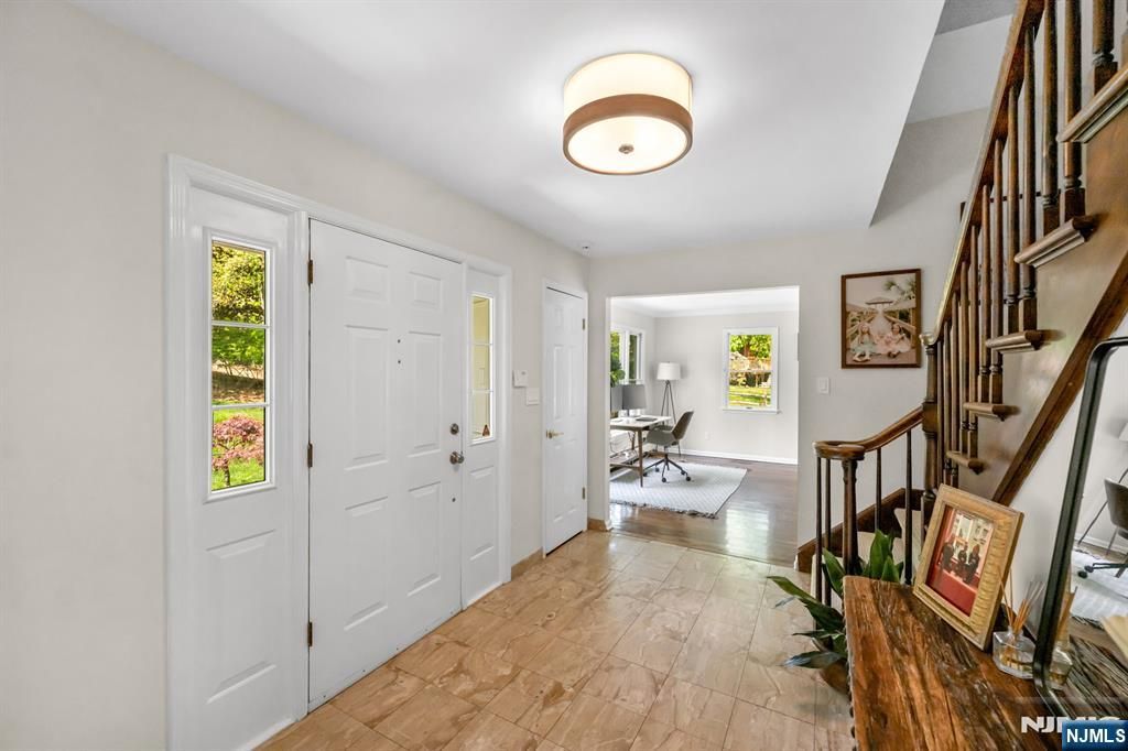 Photo of 558 W Saddle River Road, Upper Saddle River, NJ 07458 (MLS # 26015212)