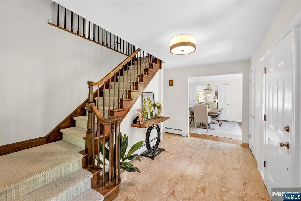 558 W Saddle River Road