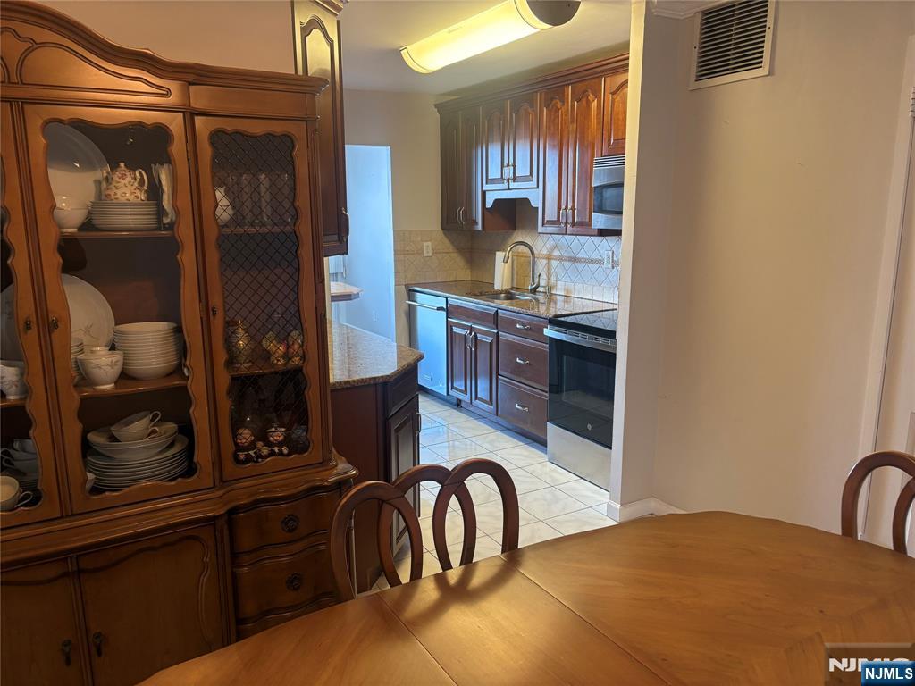 770 Anderson Avenue 4K