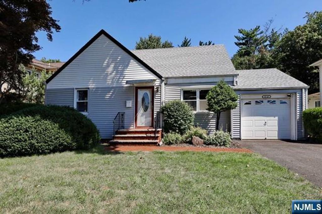 Photo of 1547 Elmary Place, Fair Lawn, NJ 07410 (MLS # 26003734)