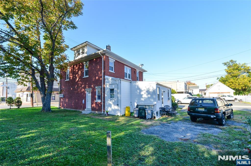 Homes for Sale in Northern NJ | ThisIsRiverEdge.com 52 Moonachie Road