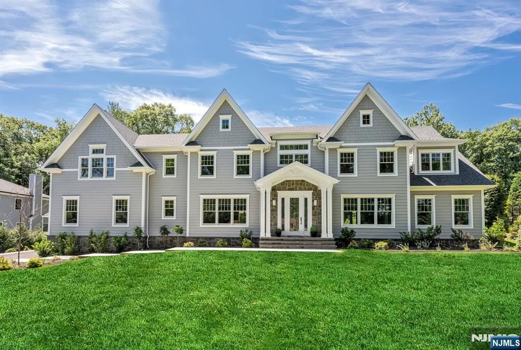 Photo of 520 Clinton Avenue, Wyckoff, NJ 07481 (MLS # 26020674)