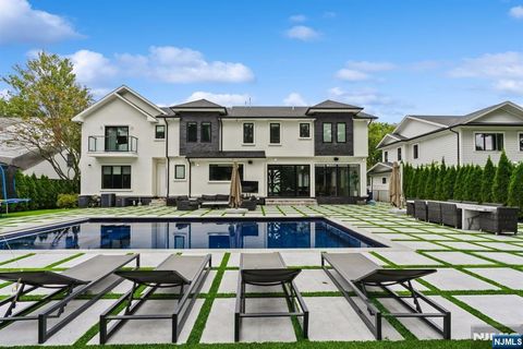 Photo of 44 Floral Ter, Tenafly, NJ 07670 (MLS # 26013802)