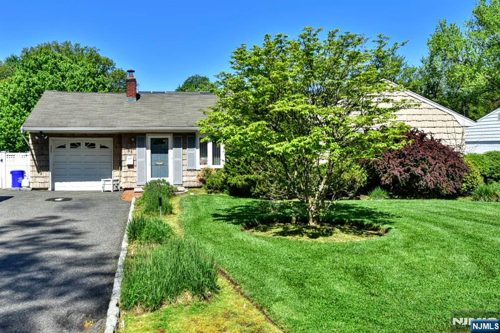 31 Susan Avenue