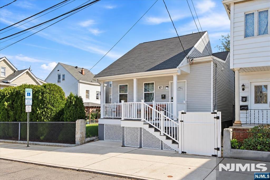 87 17th Street