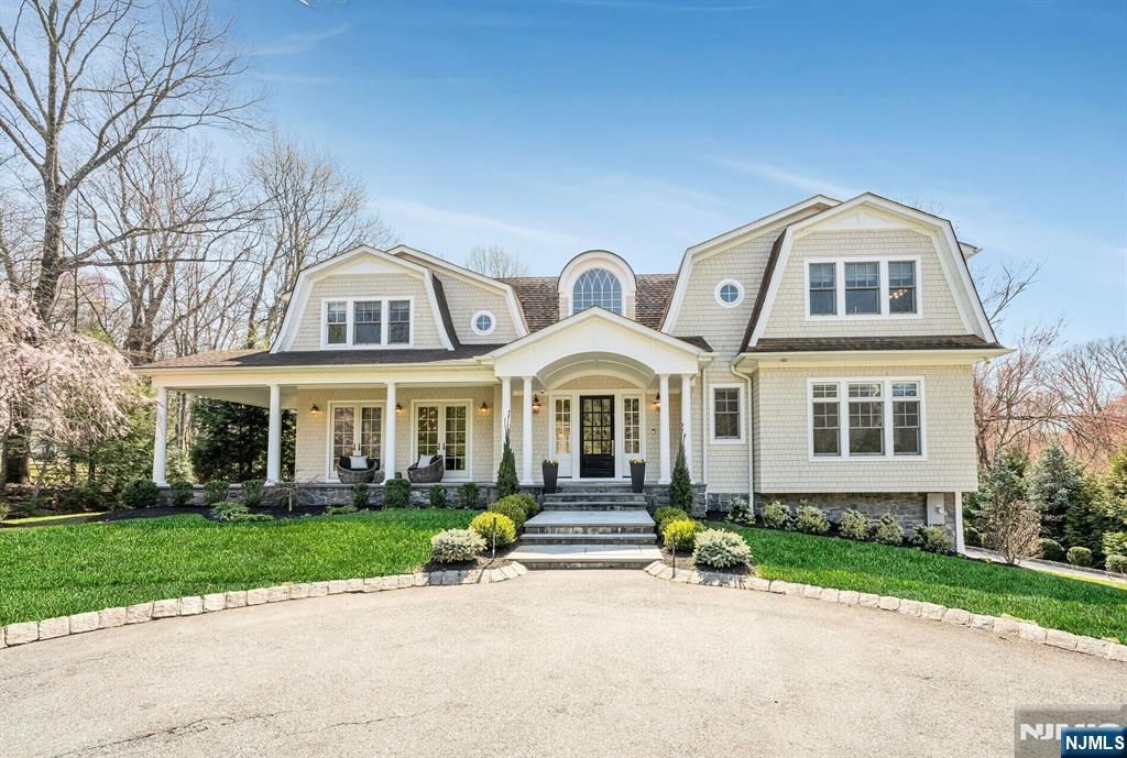 Photo of 76 Dimmig Road, Upper Saddle River, NJ 07458 (MLS # 26012721)