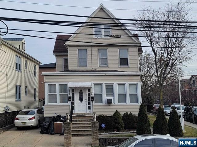 Rental Property at 630 Palisade Ave 2, Cliffside Park, New Jersey - Bedrooms: 3 
Bathrooms: 2 
Rooms: 7  - $2,875 MO.