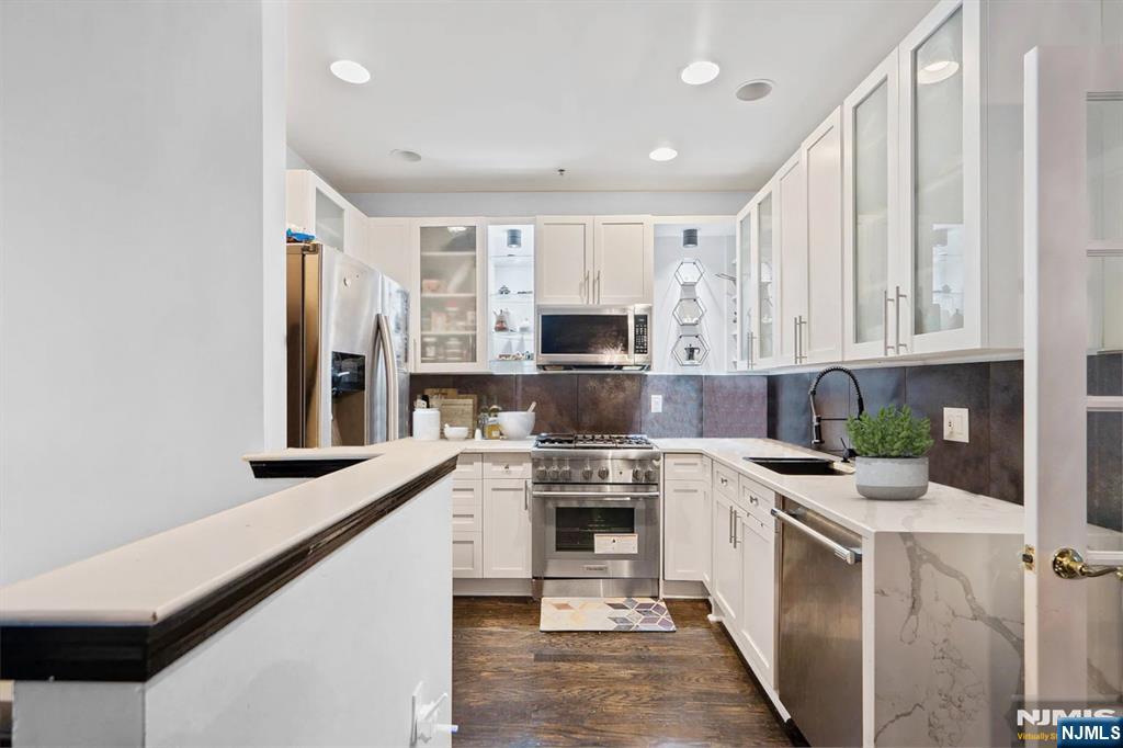 379 Kingston Court 379