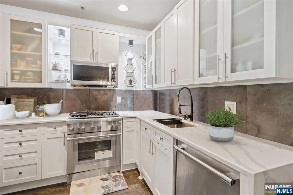 379 Kingston Court 379