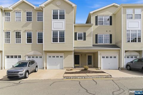Photo of 78 Wildflower Lane #1604, Morris Township, NJ 07960 (MLS # 26009675)