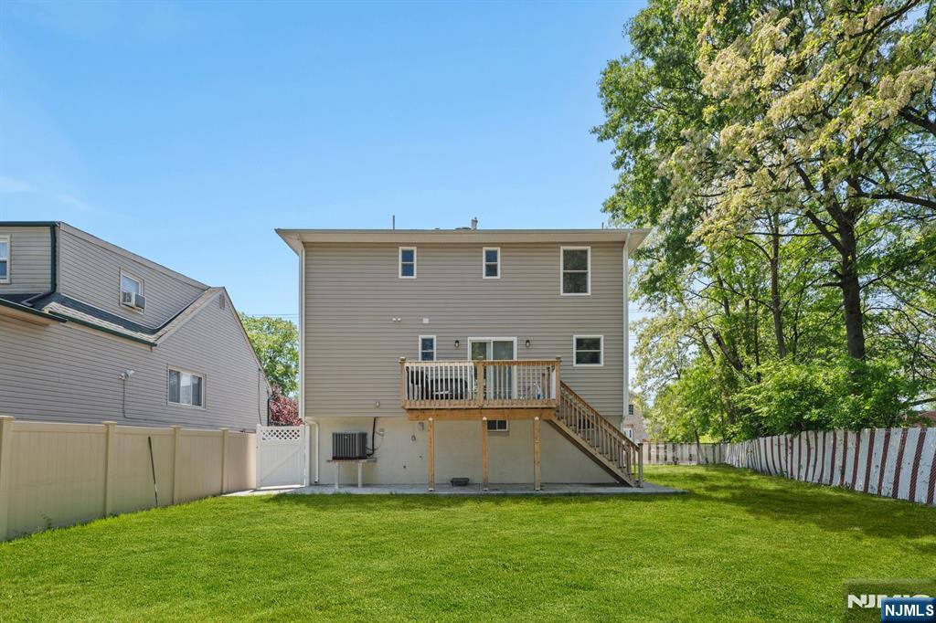 8 Bertolotto Avenue
