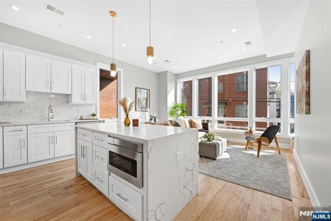 Photo of 126 De Kalb Avenue, Jersey City, NJ 07306 (MLS # 26012274)