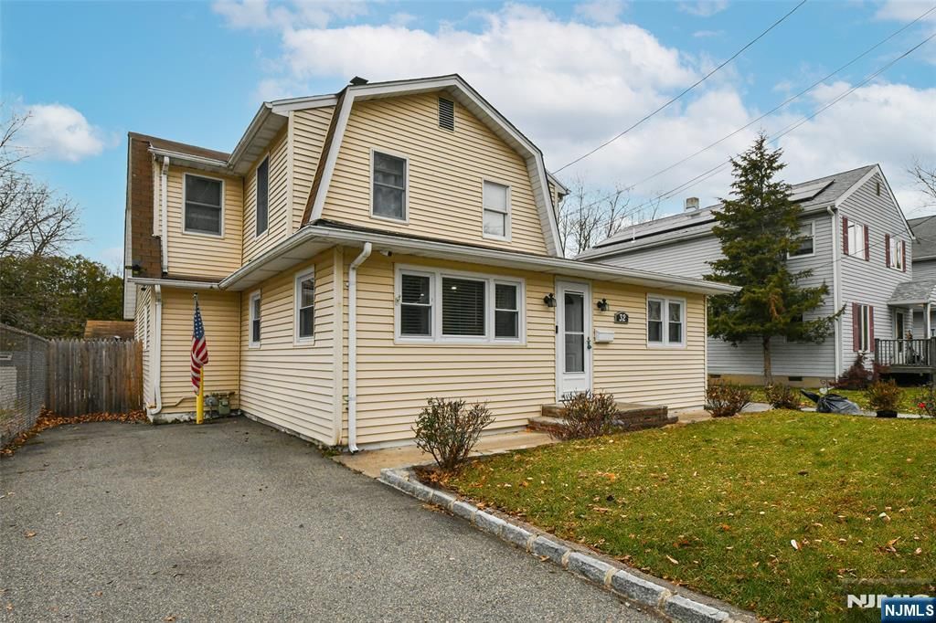 Photo of 32 Grove Street, Wanaque, NJ 07465 (MLS # 25042109)