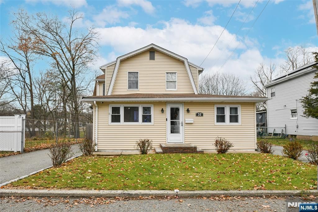 Photo of 32 Grove Street, Wanaque, NJ 07465 (MLS # 25042109)