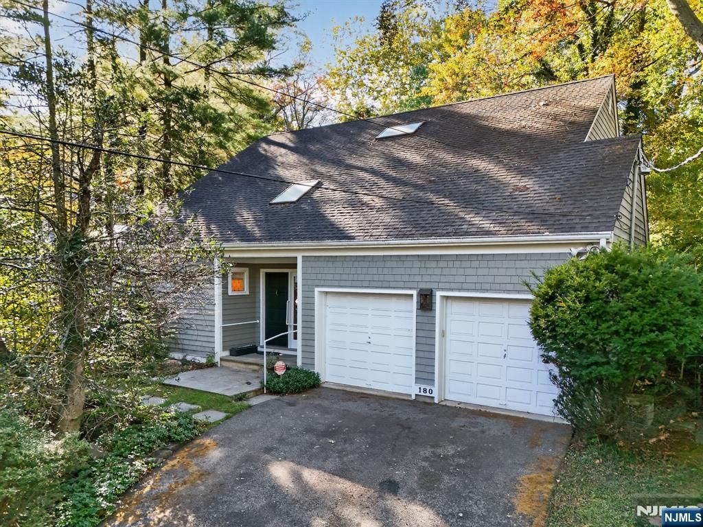Photo of 180 Glenwood Road, Englewood, NJ 07631 (MLS # 25037420)