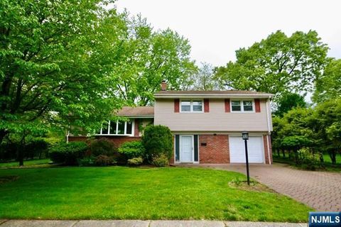 Photo of 147 12th, Cresskill, NJ 07626 (MLS # 26015548)