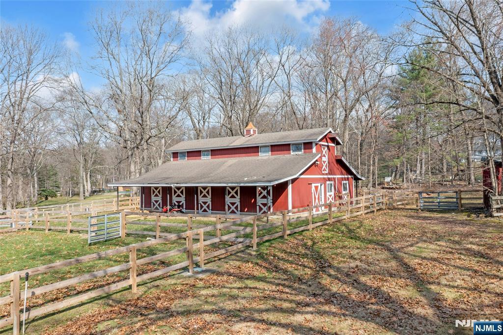 98 E Saddle River Road