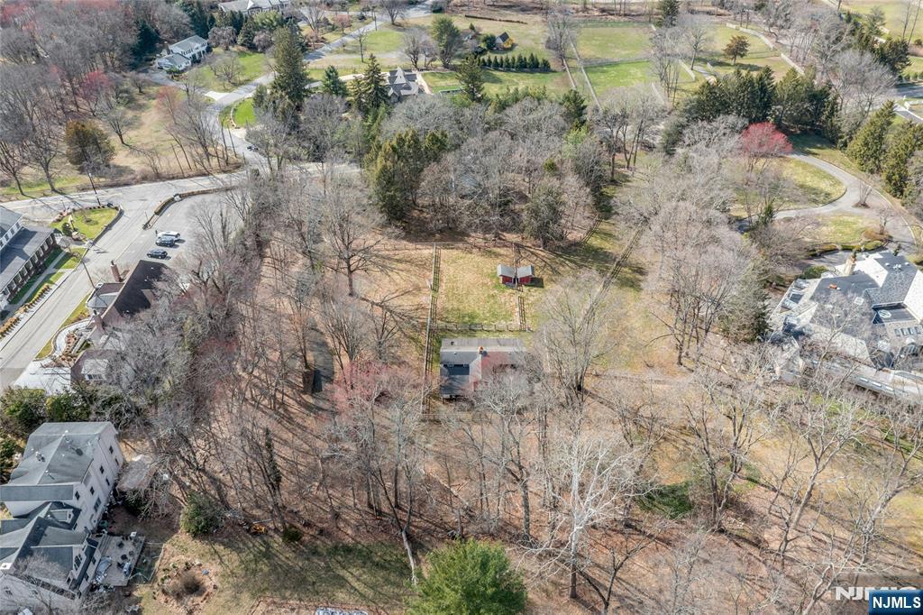 98 E Saddle River Road