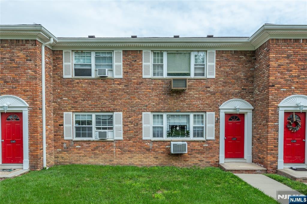 1247 Valley