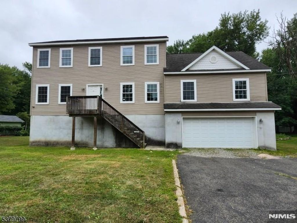 Photo of 128 Big Piece Road, Fairfield, NJ 07004 (MLS # 25040114)