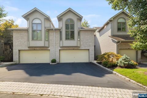 Photo of 844 Hemlock Court #T169, Norwood, NJ 07648 (MLS # 25026842)