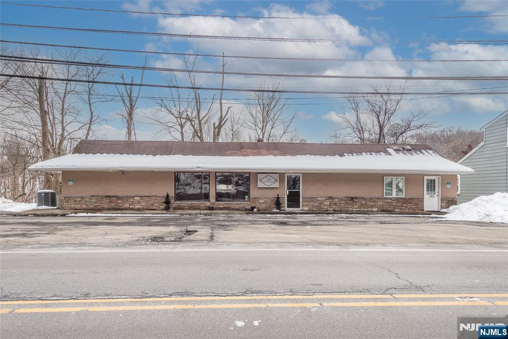 219 Hamburg Turnpike