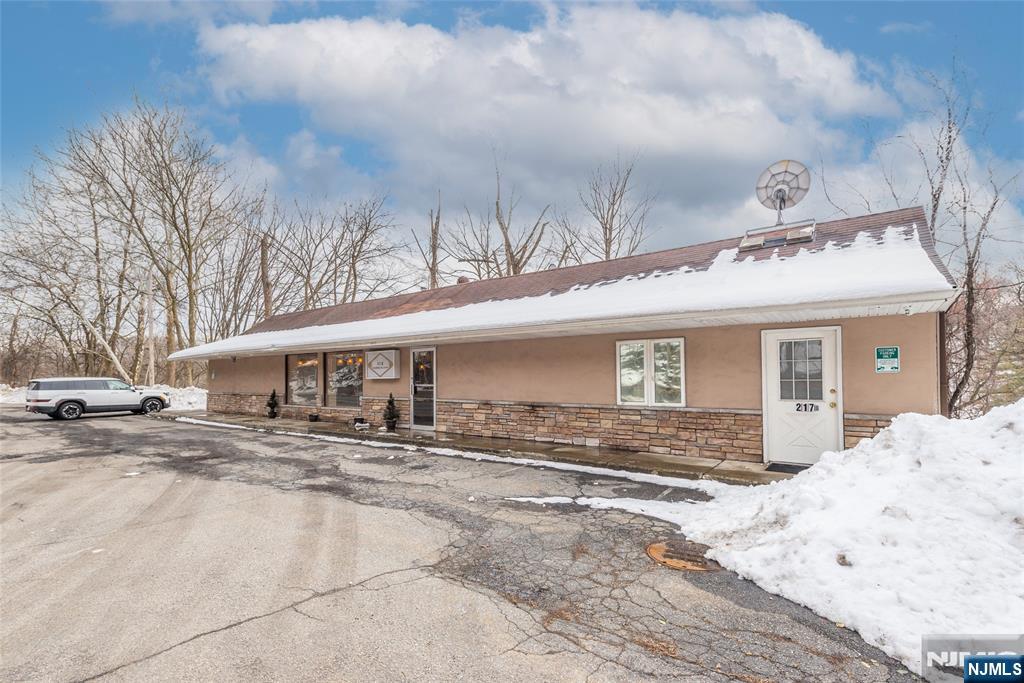 219 Hamburg Turnpike