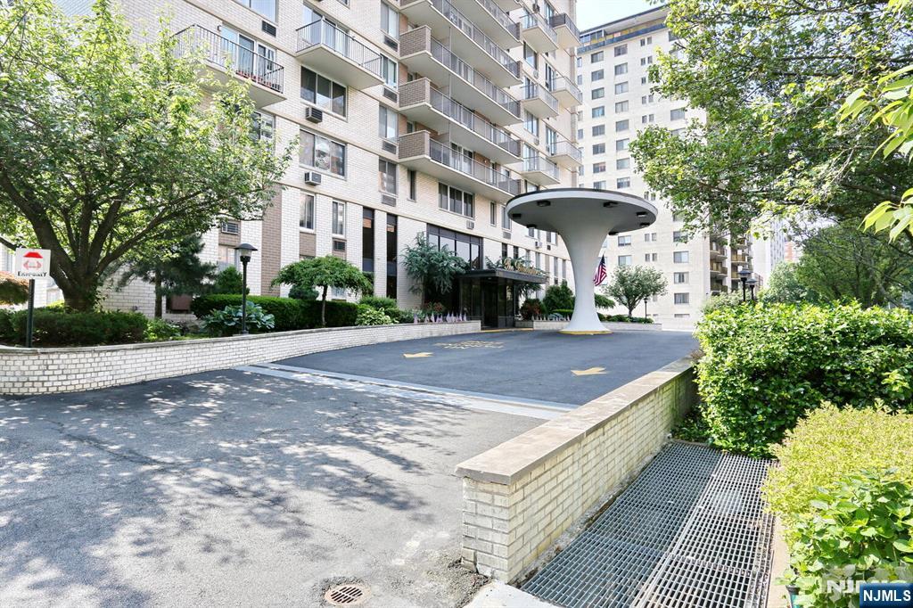 160 Overlook Avenue 4C