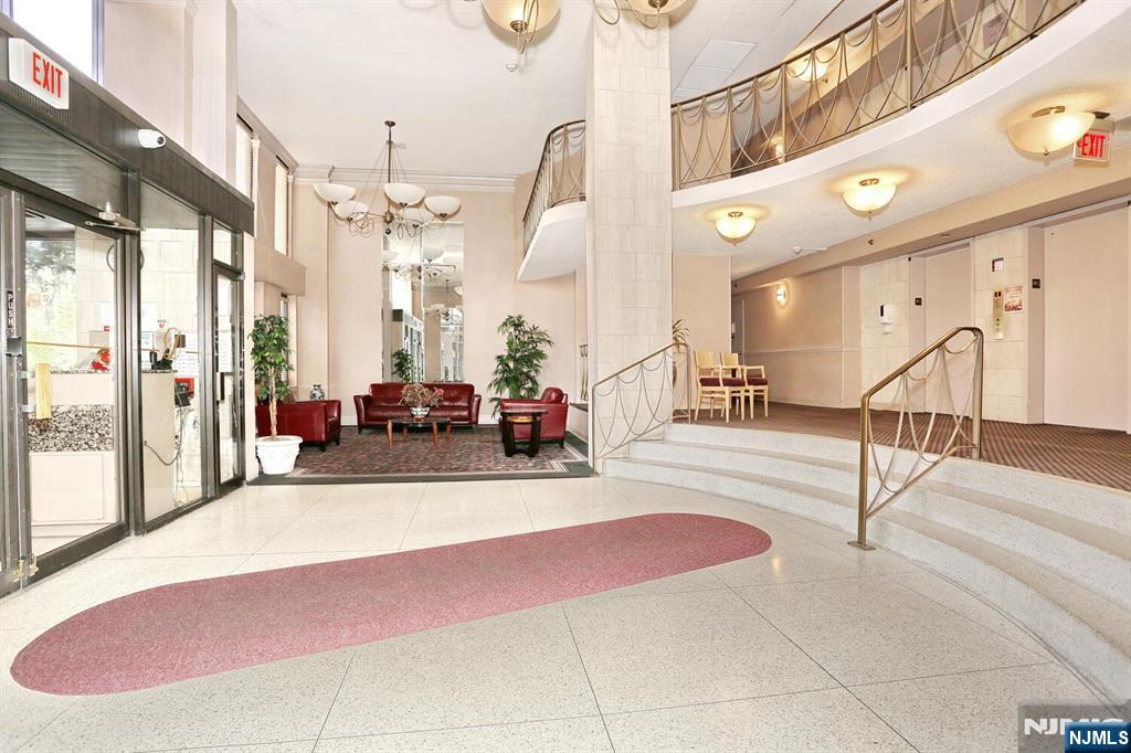 160 Overlook Avenue 4C