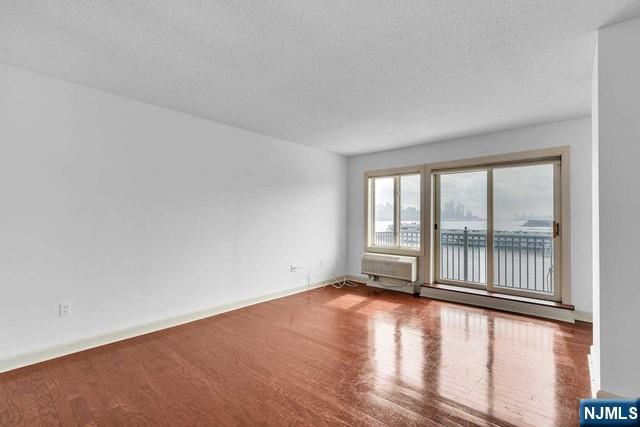 Rental Property at 6209 City Pl, Edgewater, New Jersey - Bedrooms: 1 
Bathrooms: 1 
Rooms: 4  - $3,100 MO.