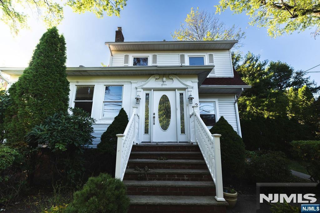 3 Hillside Avenue
