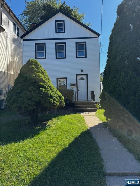 Photo of 34 Willow St, Bloomfield, NJ 07003 (MLS # 26035399)