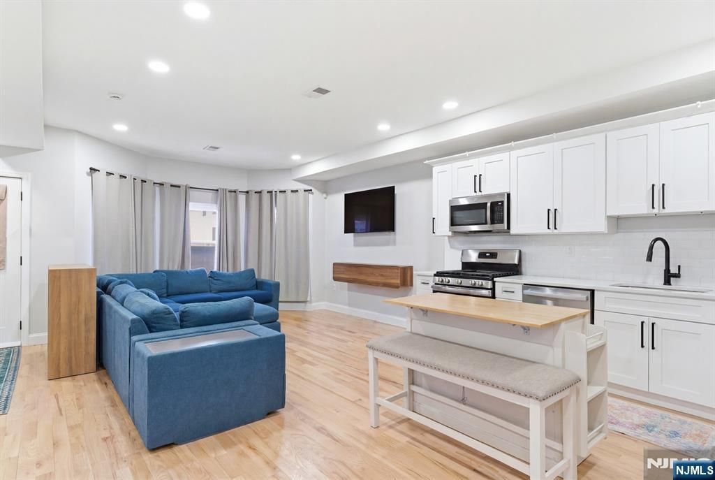 Photo of 204 19th Avenue, Irvington, NJ 07111 (MLS # 26012854)