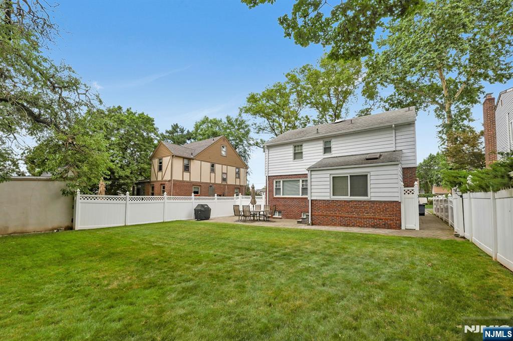 Hasbrouck Heights, New Jersey 07604, United States, 3 Bedrooms Bedrooms, ,2 BathroomsBathrooms,Residential,Active,166456