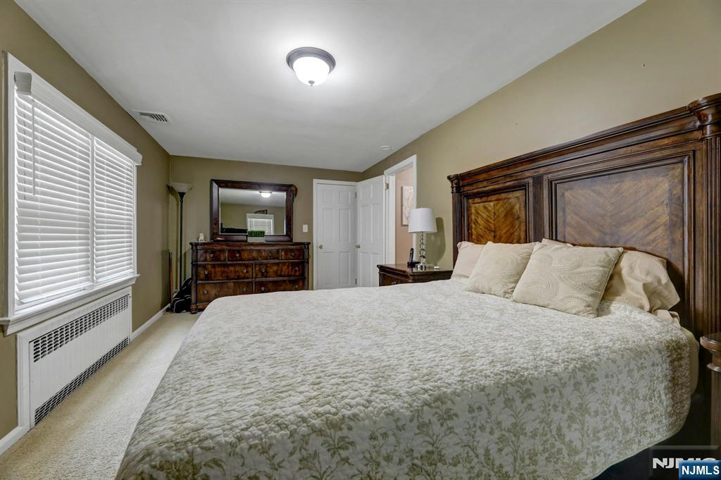 Hasbrouck Heights, New Jersey 07604, United States, 3 Bedrooms Bedrooms, ,2 BathroomsBathrooms,Residential,Active,166456